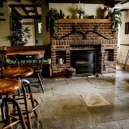 The Old Mill Hotel Salisbury Buitenkant foto