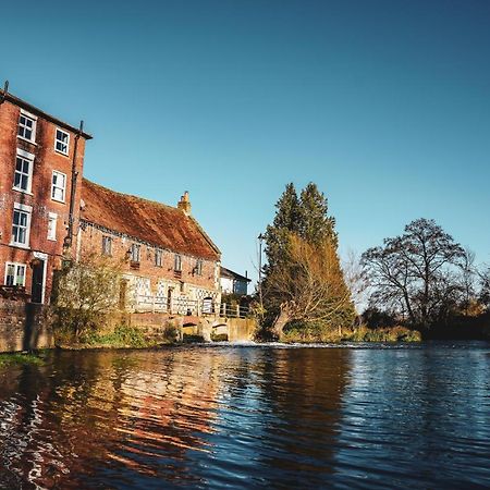 The Old Mill Hotel Salisbury Buitenkant foto